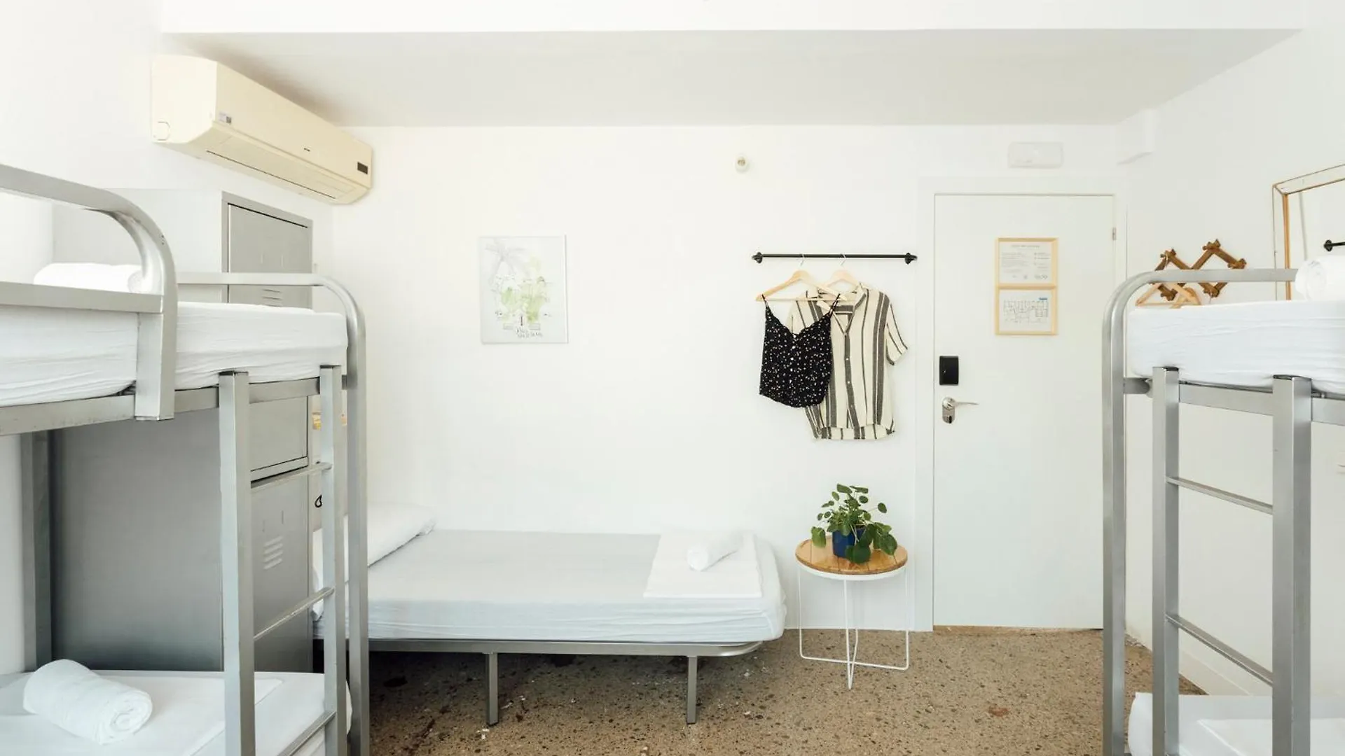 Casa Jam Barcelona Hostel
