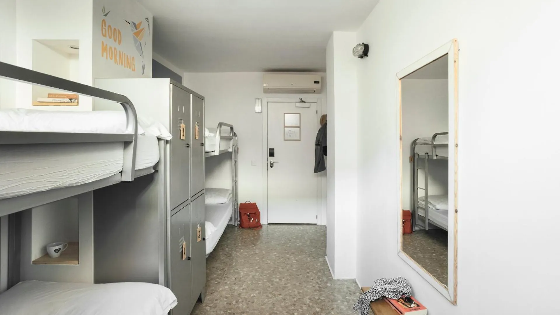 Casa Jam Barcelona Hostel